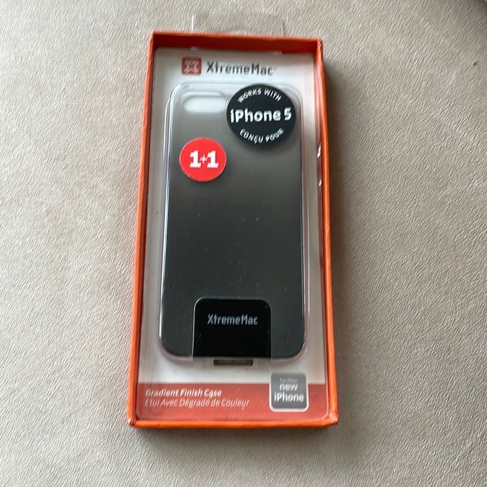 iPHONE 5 case - hard shell / black plastic